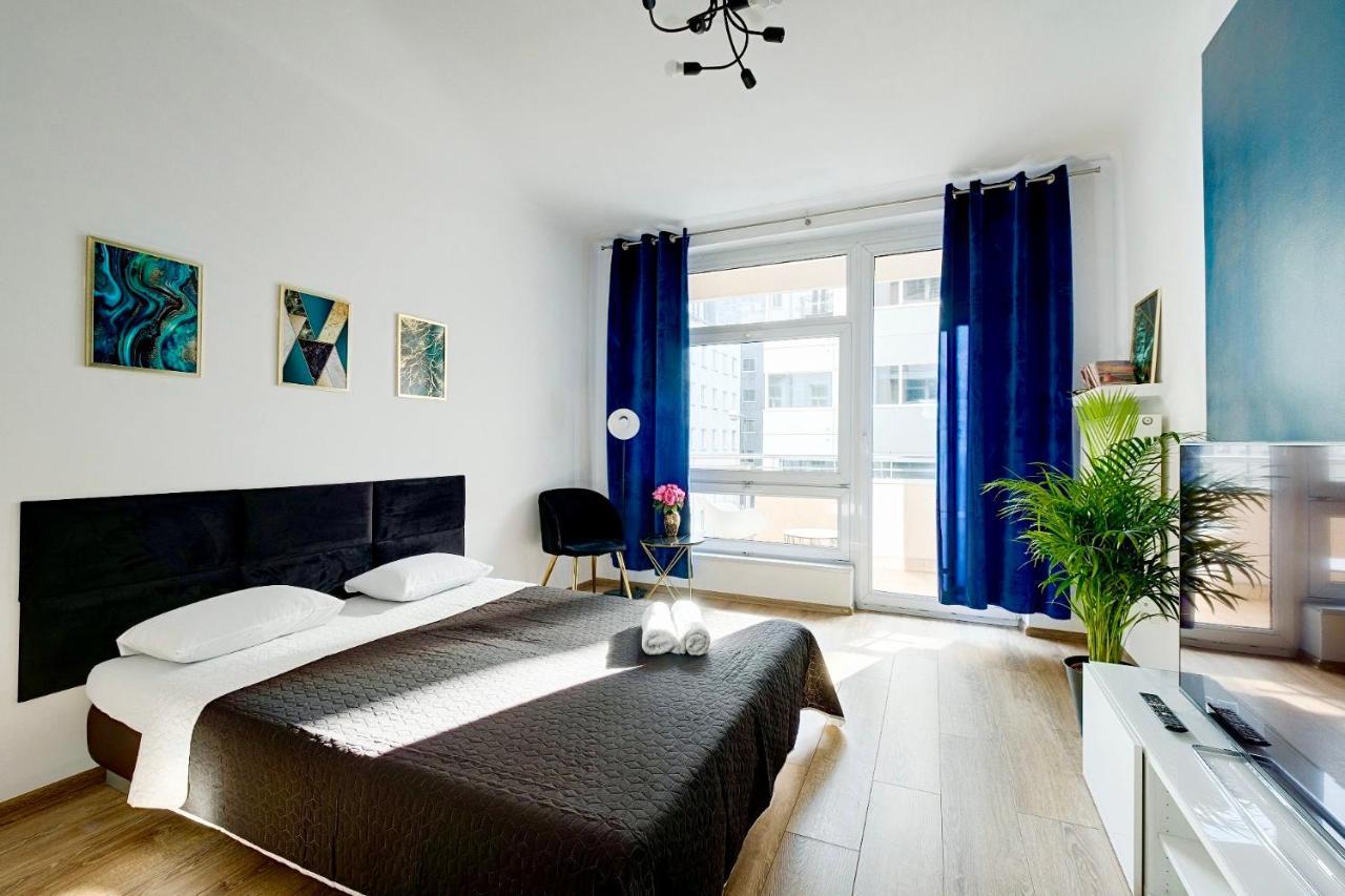Charming Apartment In The City Center Varşovia Exterior foto