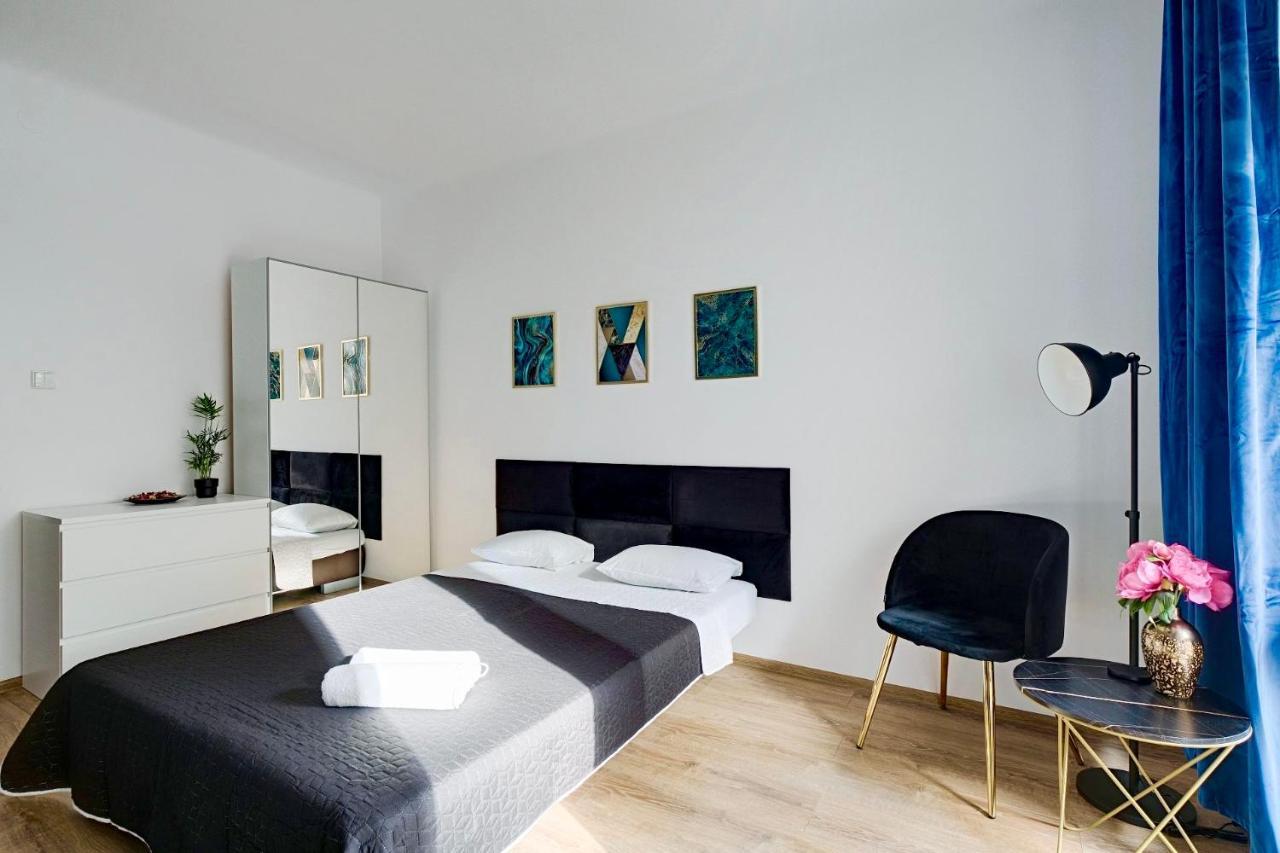 Charming Apartment In The City Center Varşovia Exterior foto